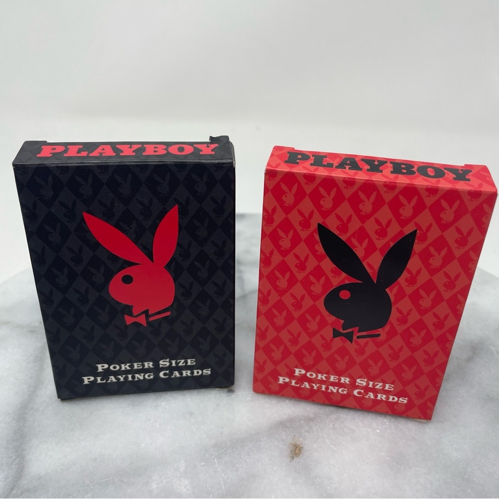 PLAYBOY Boxed Poker Kit - Picture 5 of 11